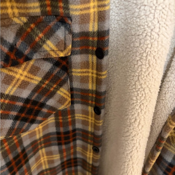 Men's Plaid Sherpa-Lined Shirt Jacket - Picture 3 of 4